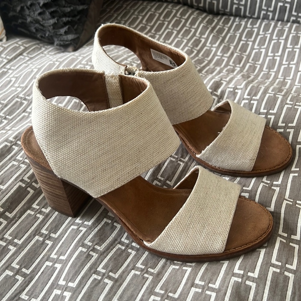 Beige Tom’s Heeled Sandals